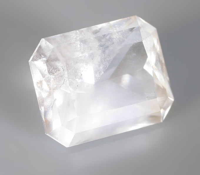 Редкий фенакит 1,83 карата