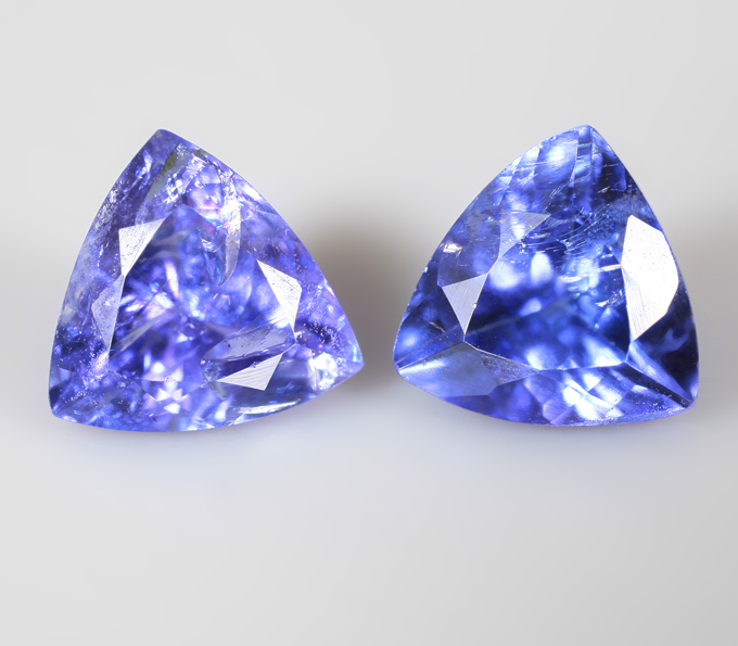 Пара танзанитов 2,11 карата