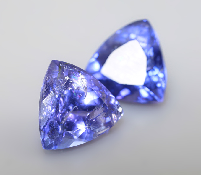 Пара танзанитов 2,11 карата