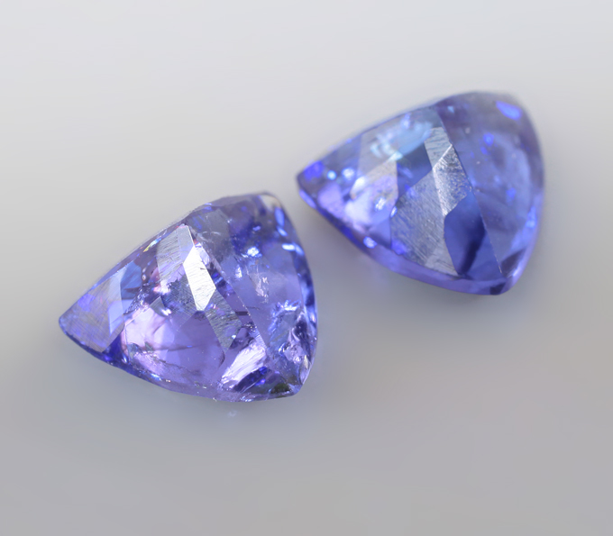 Пара танзанитов 2,11 карата