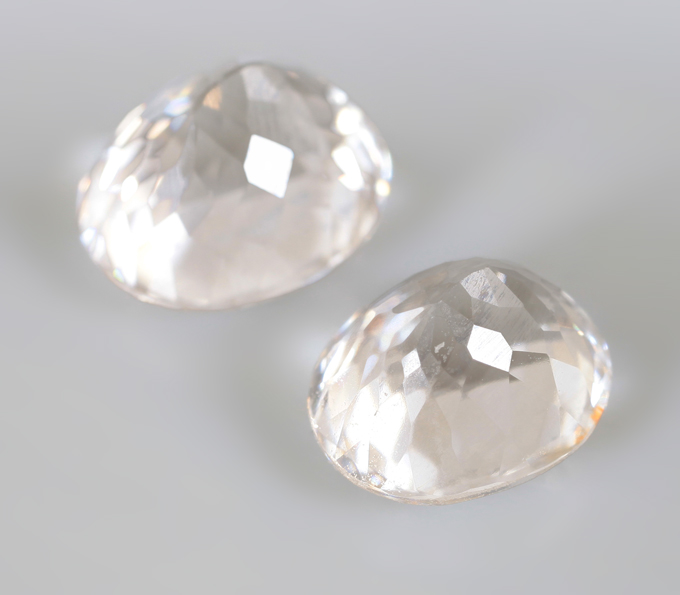 Пара бесцветных топазов высокой чистоты 3,55 карата