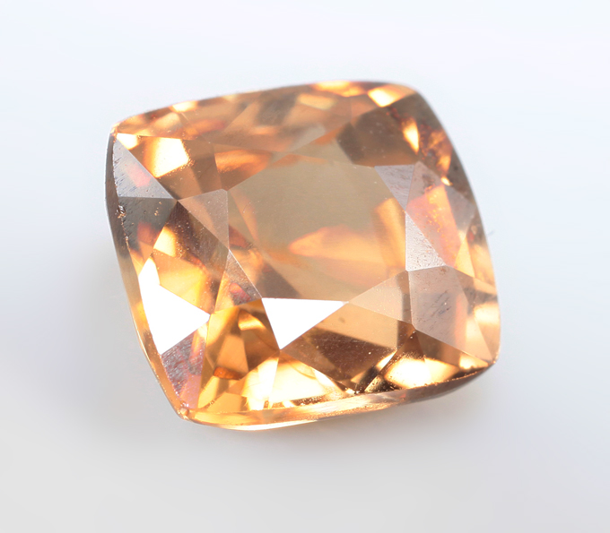 Желтый циркон высокой чистоты 2,64 карата