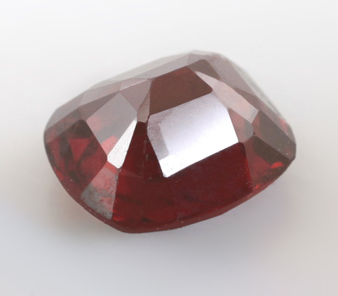Красная шпинель 1,12 карата