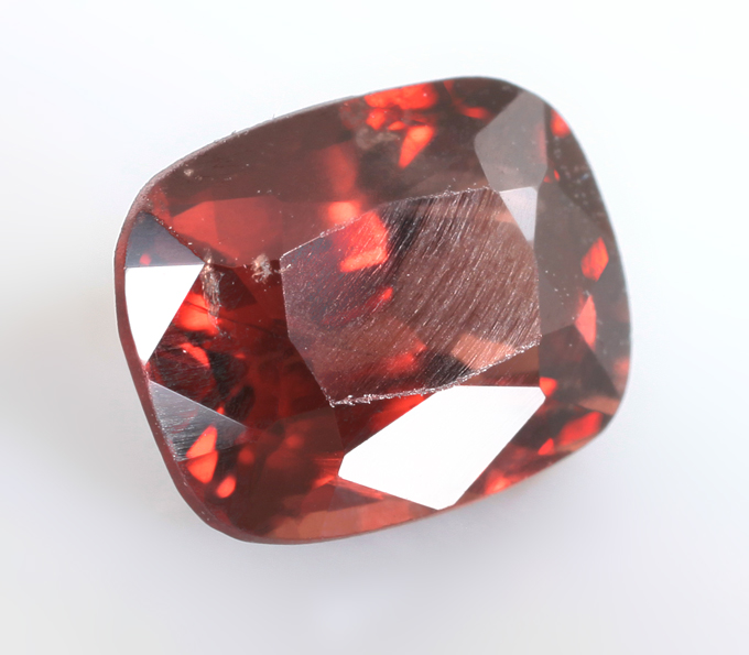 Оранжевато-красная шпинель 1,11 карата