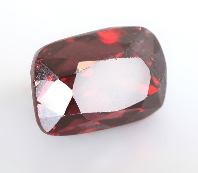 Красная шпинель 1,3 карата