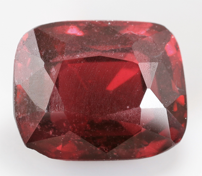 Красная шпинель 1,05 карата