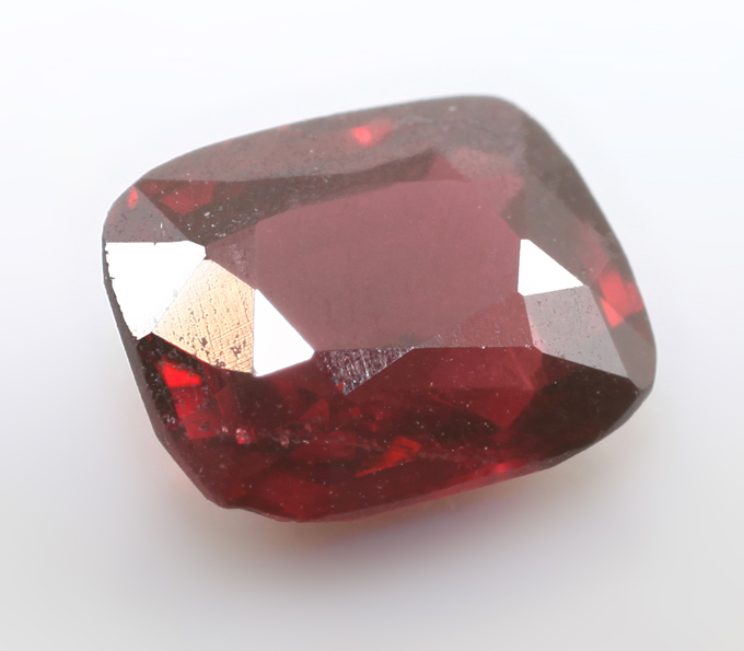 Красная шпинель 1,05 карата