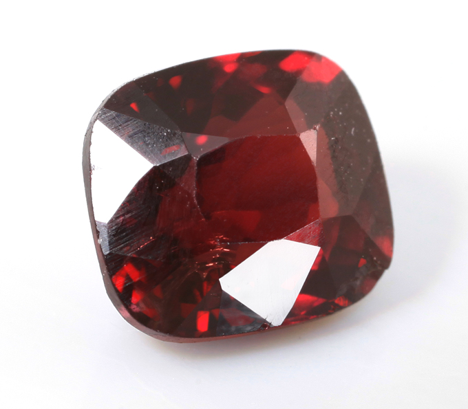 Красная шпинель 1,37 карата