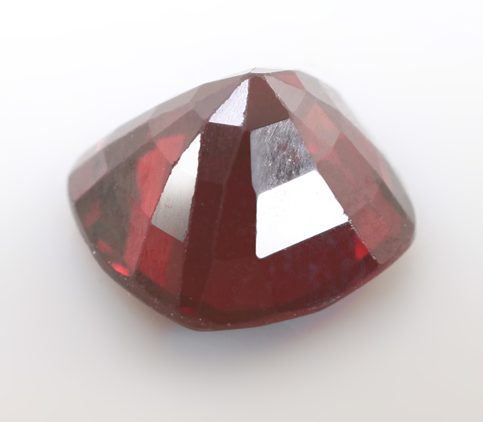 Красная шпинель 1,3 карата