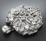 Кулон с бесцветными топазами