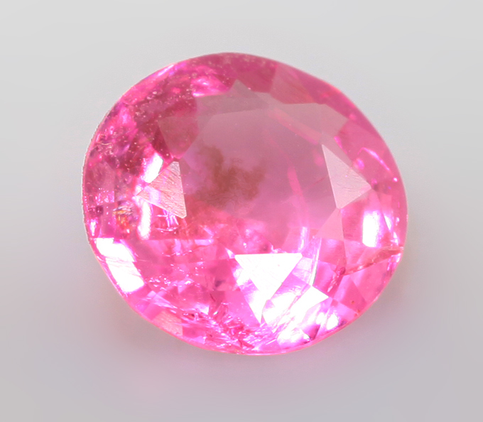 Топовый цвет! "Неоновая" розовая шпинель 0,25 карата