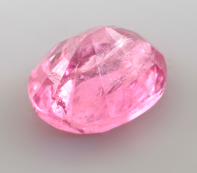 Топовый цвет! "Неоновая" розовая шпинель 0,47 карата