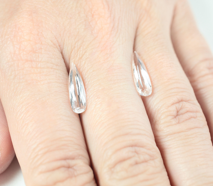 Пара бесцветных данбуритов 3,44 карата