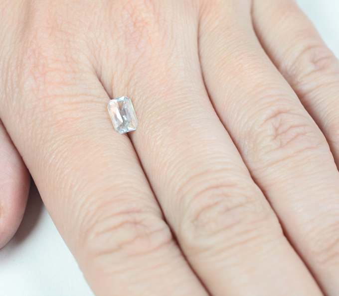 Ограненный лунный камень 1,05 карата