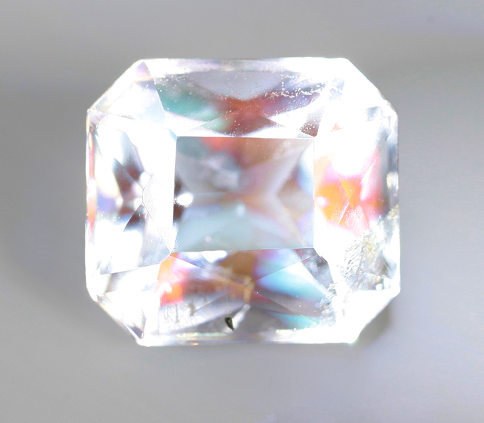 Ограненный лунный камень 1,06 карата