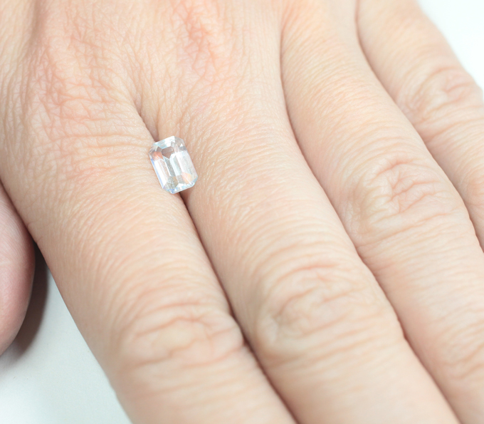 Ограненный лунный камень 1,1 карата