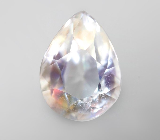 Ограненный лунный камень 1,34 карата