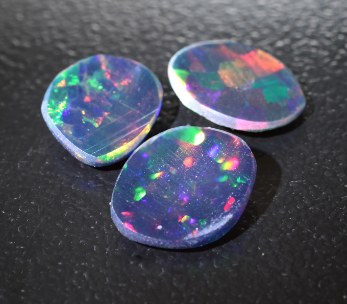 Набор из 3 ограненных черных опалов 1,57 карата