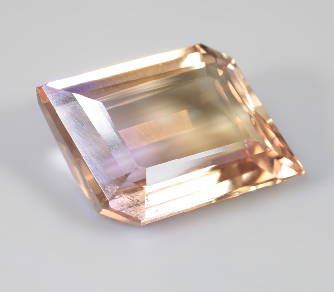 Контрастный аметрин авторской огранки 10,67 карата