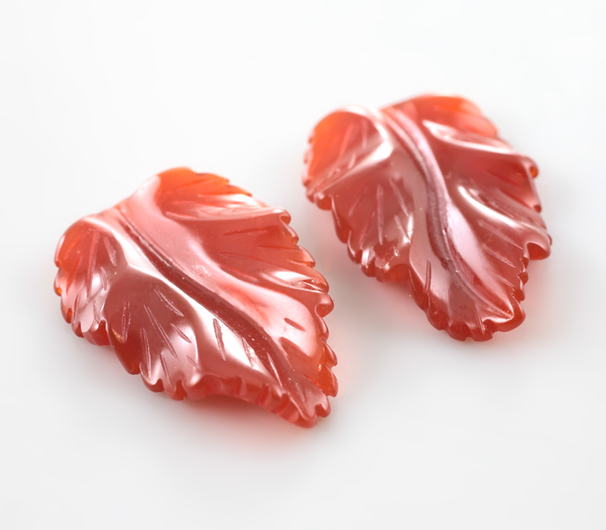 Пара резного карнелиана 10,26 карата