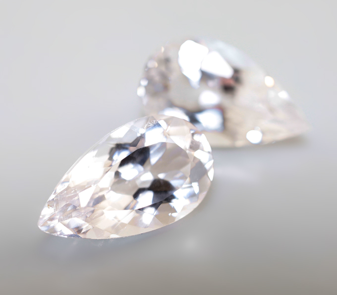 Пара редких данбуритов 5,89 карата