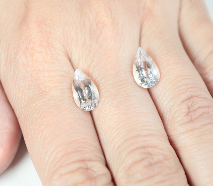 Пара редких данбуритов 5,89 карата