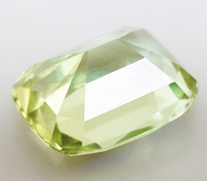 Open color grade! Желтовато-зеленый турмалин 3,92 карата