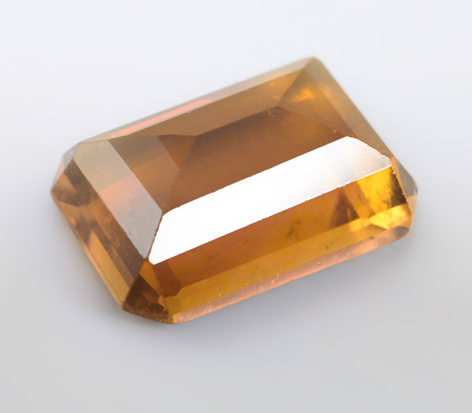 Редкий насыщенно-желтый турмалин 5,87 карата