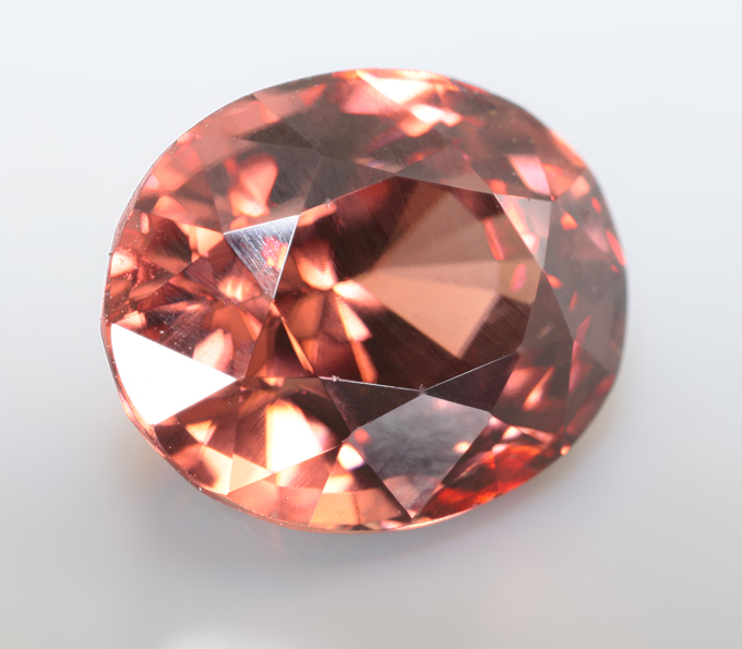 Красивейший чистейший циркон падпараджа 4,62 карата