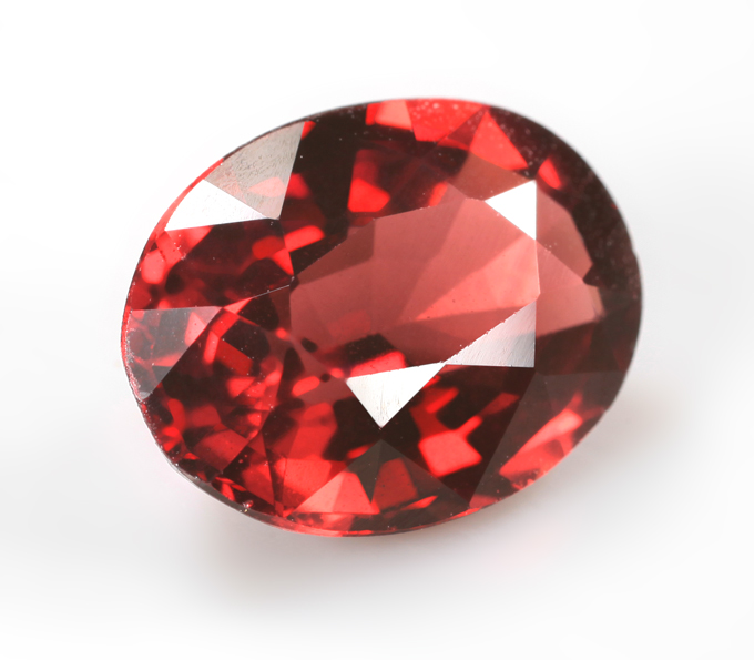 Пироп гранат 3,7 карата