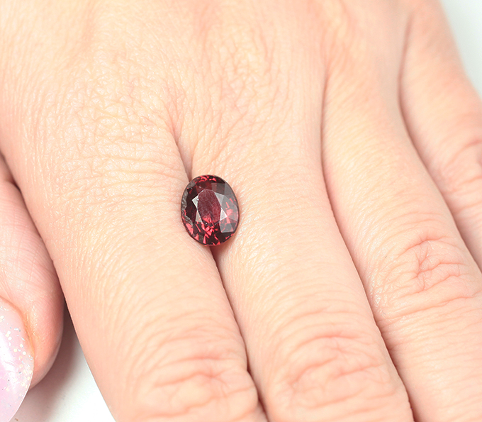 Пироп гранат 3,38 карата