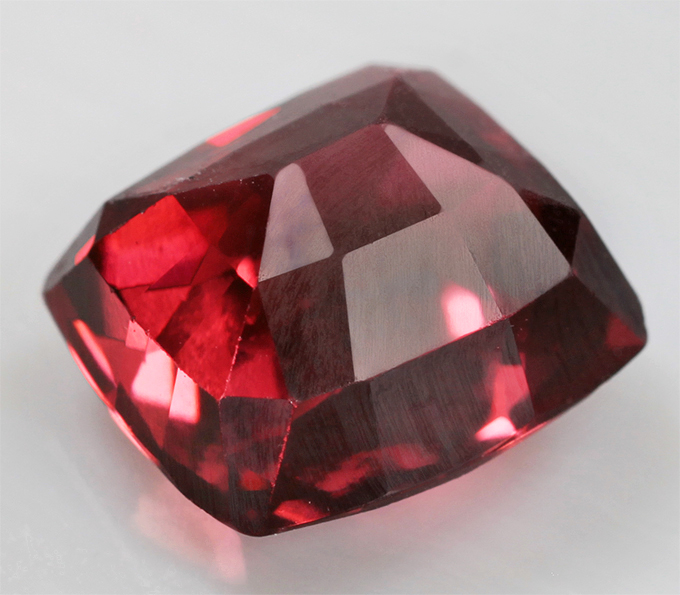 Пироп гранат 3,19 карата