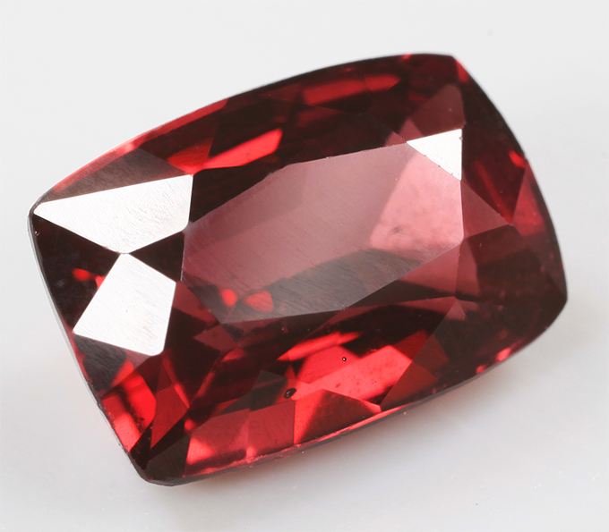 Пироп гранат 4,56 карата