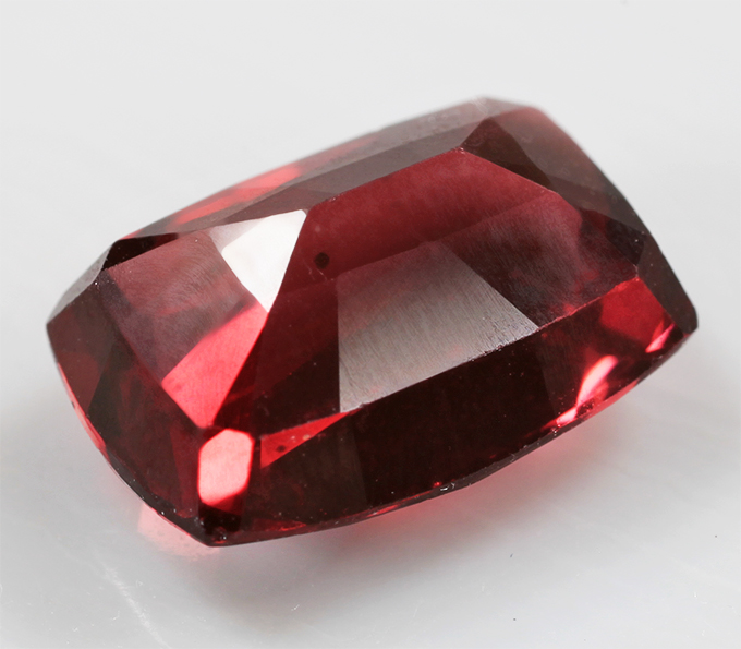 Пироп гранат 4,56 карата