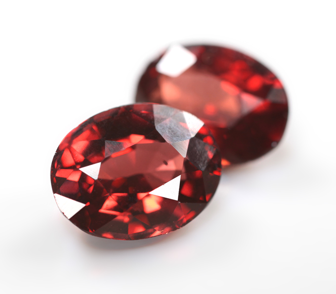 Пара пиропов гранатов 6,06 карата