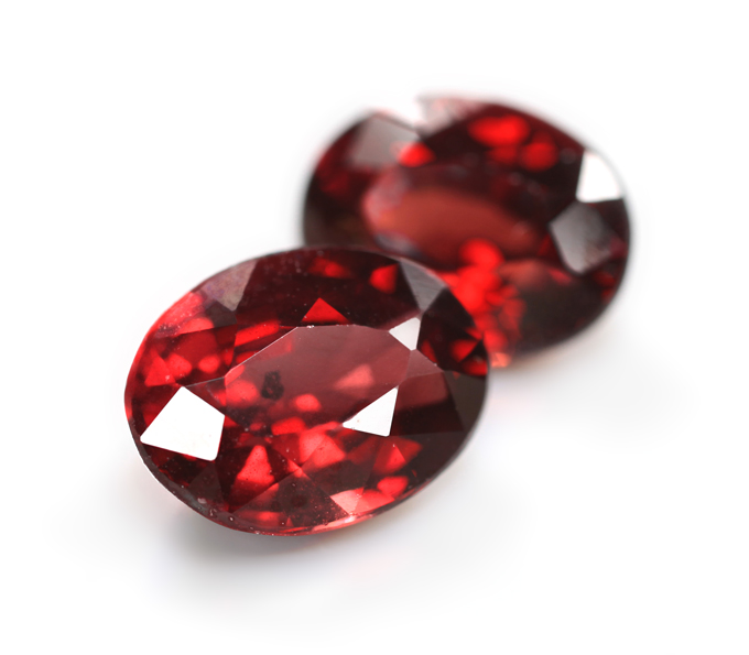 Пара пиропов гранатов 4,96 карата