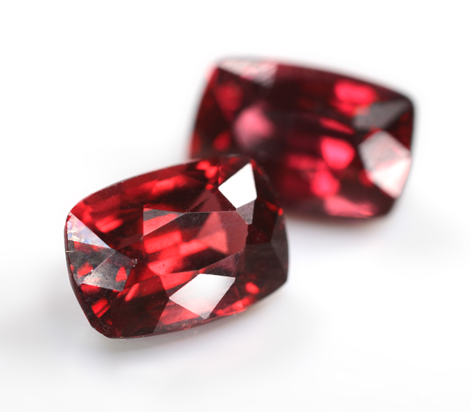 Пара пиропов гранатов 6,52 карата