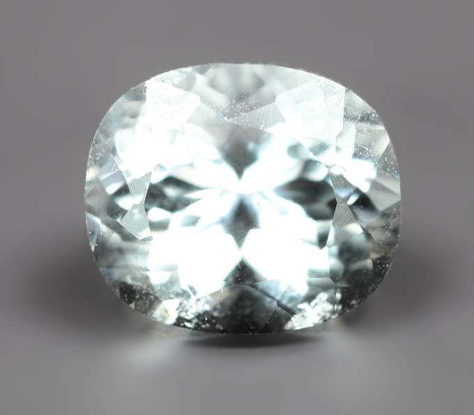 Поллуцит 2 карата