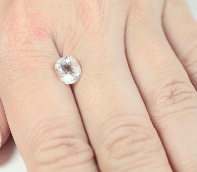 Поллуцит 2 карата