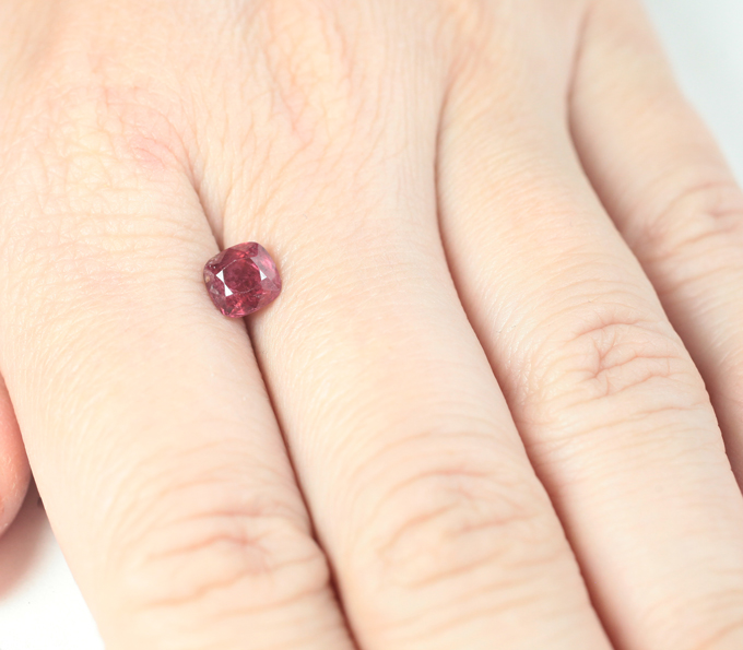 Красная шпинель 1,15 карата