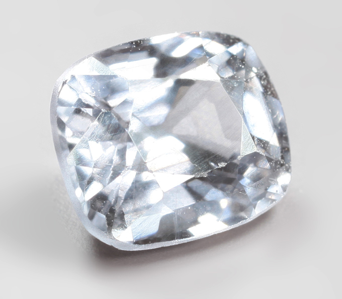 Титановая шпинель 1,27 карата