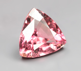 Яркий пурпурновато-красный турмалин 1,55 карата