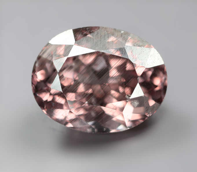 Гранат со сменой цвета 1,62 карата