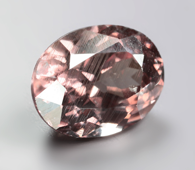 Гранат со сменой цвета 1,62 карата