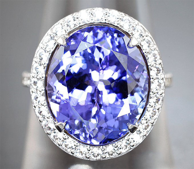 Комплект с танзанитами 19,32 карата и бесцветными цирконами