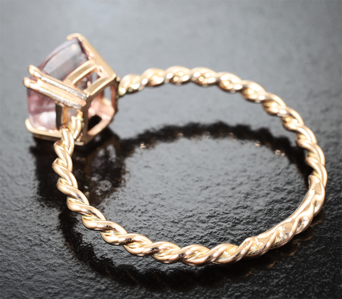 Кольцо с редким зултанитом 2,58 карата