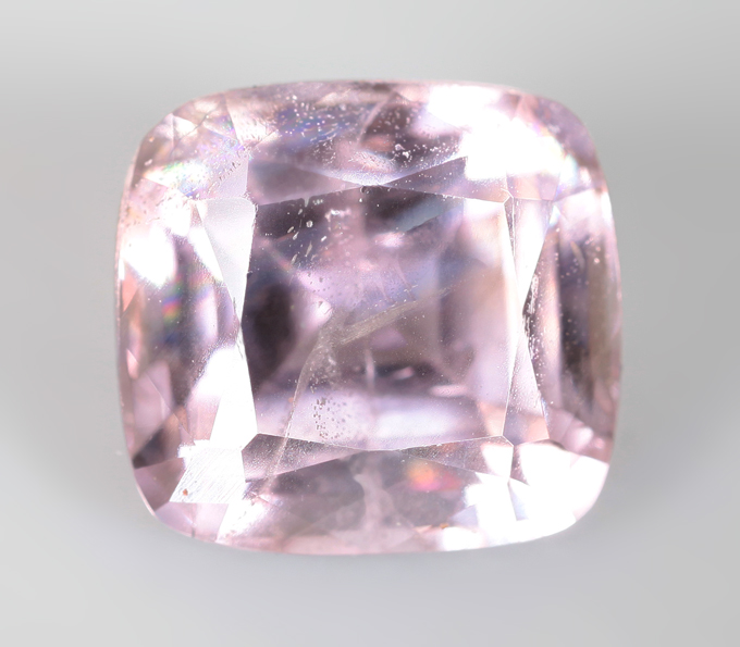 Кольцо с редким зултанитом 2,58 карата