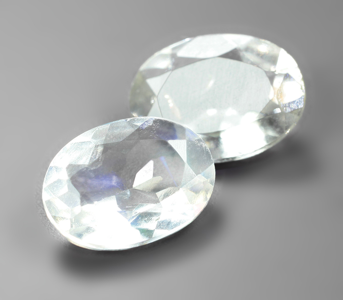 Пара ограненных лунных камней 1,27 карата