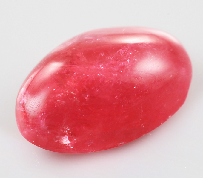 Редкий крупный родонит 8,87 карата