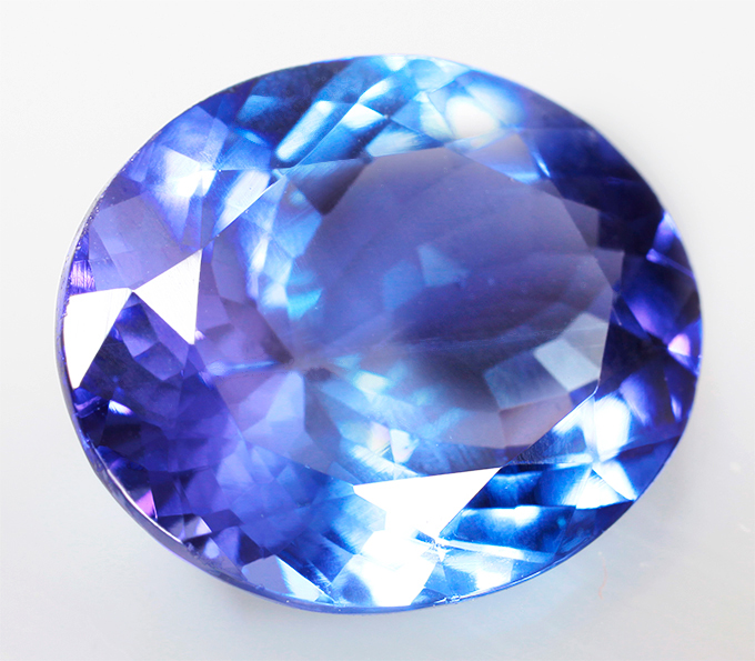 Чистейший полихромный танзанит 6,1 карата